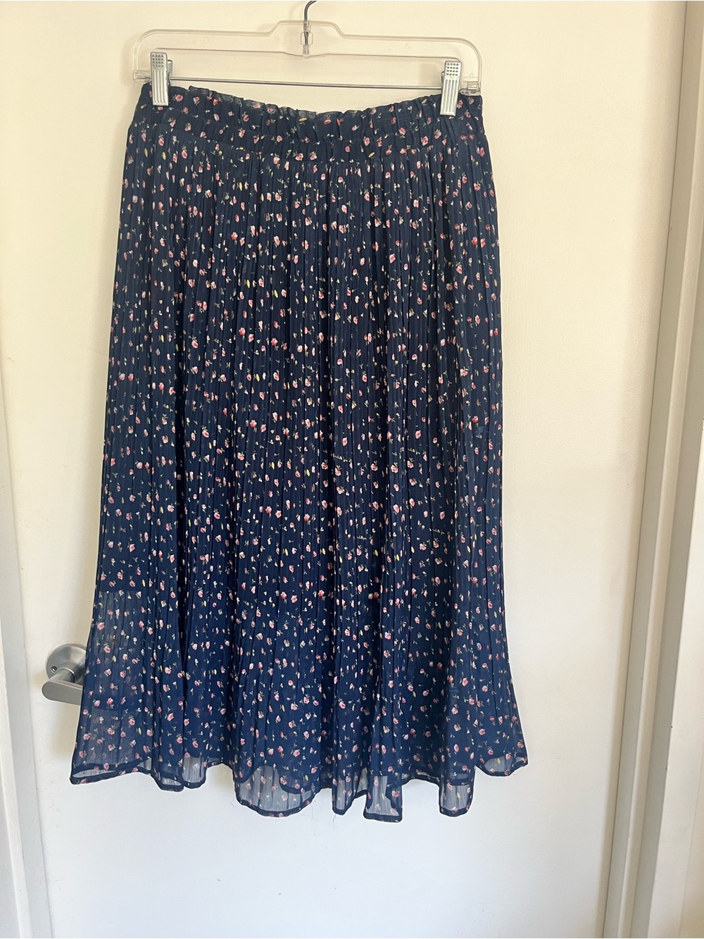 OAK + FORT Flowy Navy Pleated Midi Skirt with Pink Floral Print